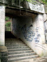 山里丸の地下道への階段