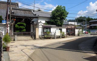 浄念寺前の枡形道路