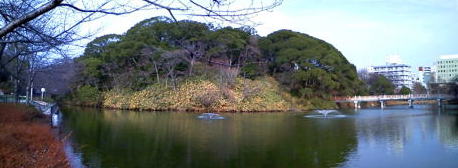 茶臼山古墳と河底池